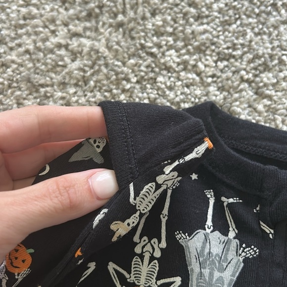 Old Navy Black Skeleton Print baby sleeper - Picture 3 of 5